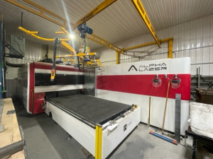 Cnc laser Alpha Lazer 2 tables automatisées de 5 x 10 pieds 2019
