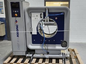 Emballeuse orbital ROBOPAC 5-250 avec convoyeurs