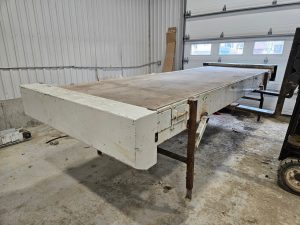 Convoyeur à courroie motorisé de 4’ x 12’
