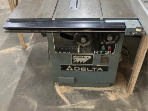 Banc de scie Delta RT-31 scroring