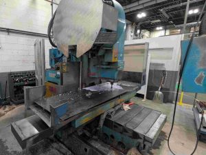 Centre d'usinage CNC Mazak V-12