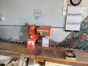 Perceuse inséreuse à penture Blum semi-automatique