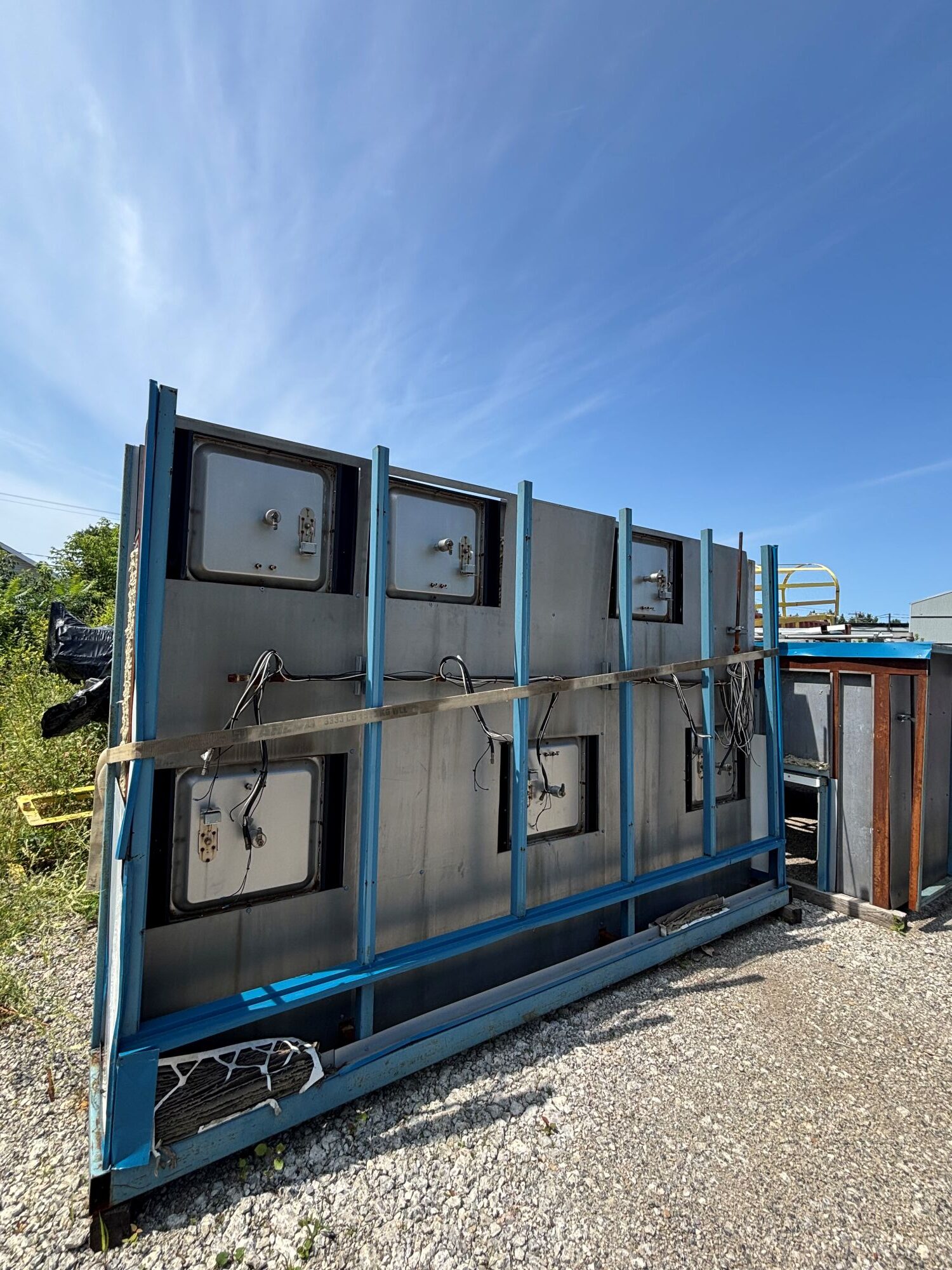 Cabine de peinture fermé (down-drafth) – Image 19