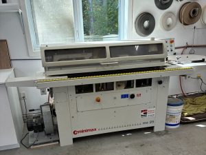 Plaqueuse de chants Minimax ME-25 220 volts 1 phase année 2013