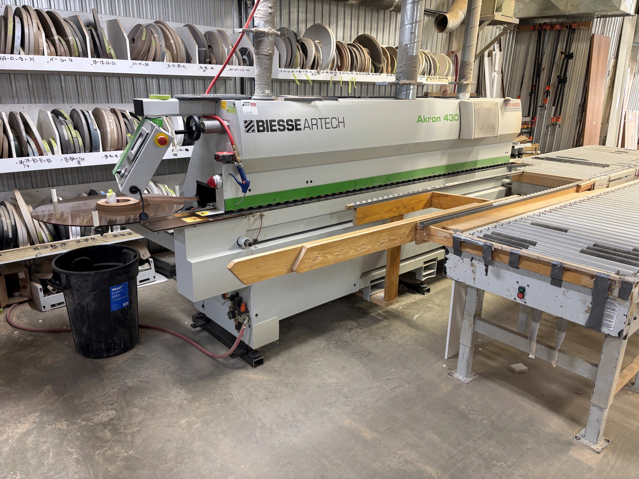Plaqueuse de chants Biesse Artech Akron 430